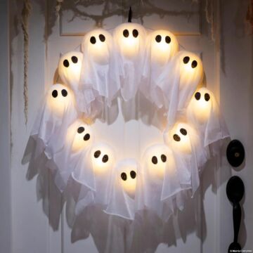 24" Light-up Ghosts Wreath
