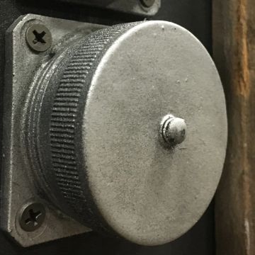 Power Plug With Cap