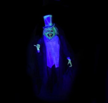HitchHiking Ghosts - HG1313