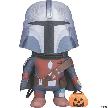 HALLOWEEN GREETER MANDALORIAN